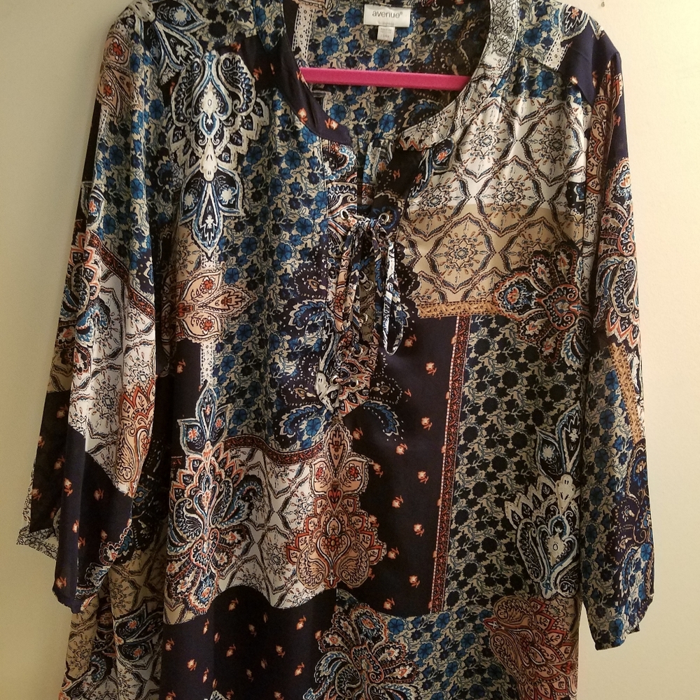 Blouses - Picture 3 of 16